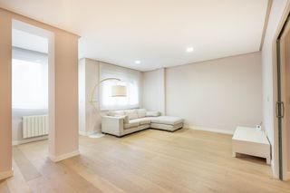 Flat in Calle oña 7 7