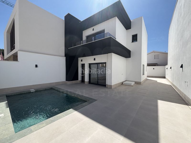 Foto 0d5f898a-6808-49f5-95ee-d82f12122abd. Casa aparellada amb calefacció piscina a Almoradí