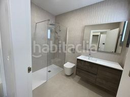 Foto 655b4e62-6568-48d9-aeda-45851e70d5ce. Casa aparellada amb calefacció piscina a Almoradí