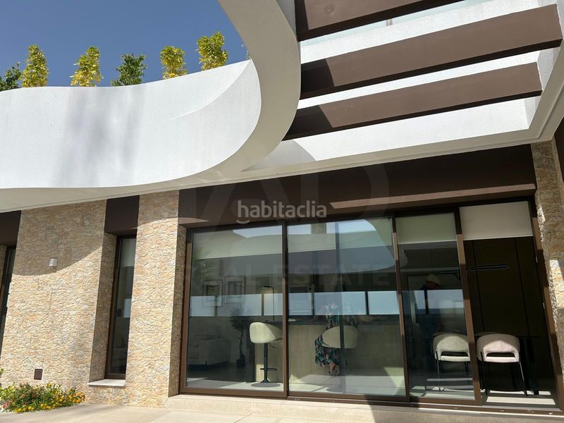 Foto 5a59d067-3c43-4385-8990-aab4eefd1287. Casa aparellada amb calefacció piscina a Almoradí