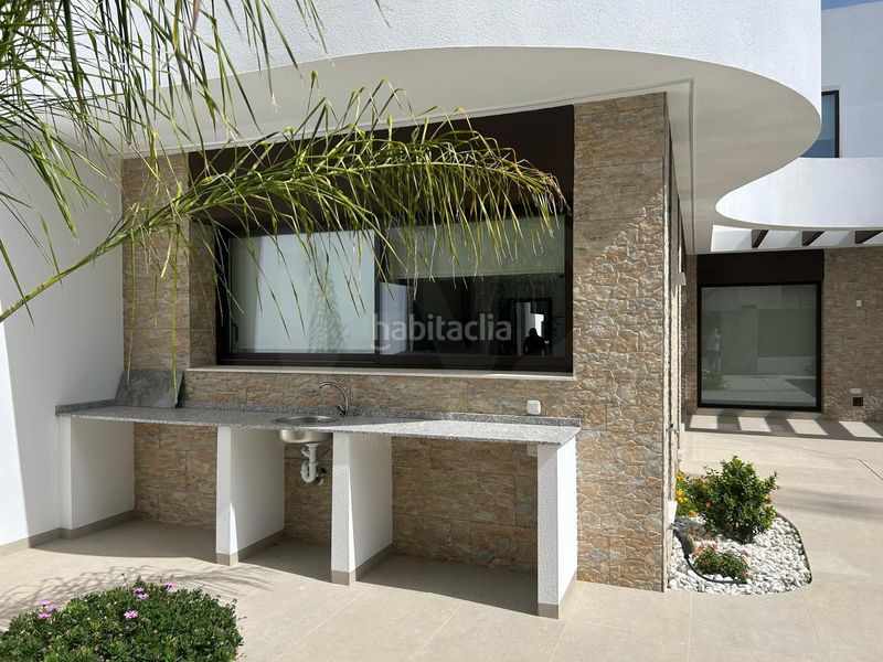 Foto bf64fa17-9632-4511-bffb-87342e6138b4. Casa aparellada amb calefacció piscina a Almoradí