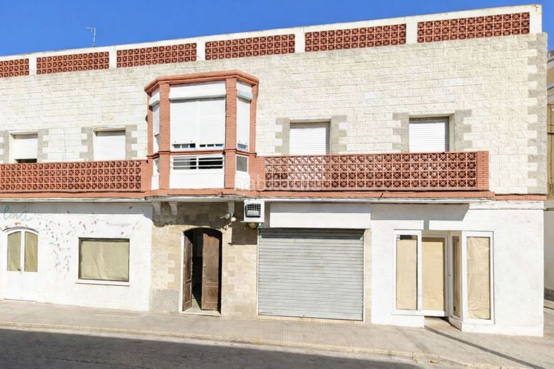 Foto 49dc7ff6-31bc-4f40-8073-cc113c24aa05. Edificio in Tarifa ciudad Tarifa