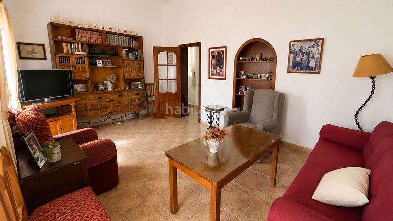 Foto c9dc9e20-340f-4c03-bd0e-9366bb38f4b3. Edifici a Tarifa ciudad Tarifa