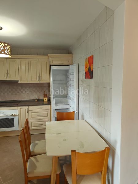 Foto 1545f484-26f5-473b-ba04-e178638fb4a3. Casa amb calefacció aparcament piscina a Centre Miami Platja