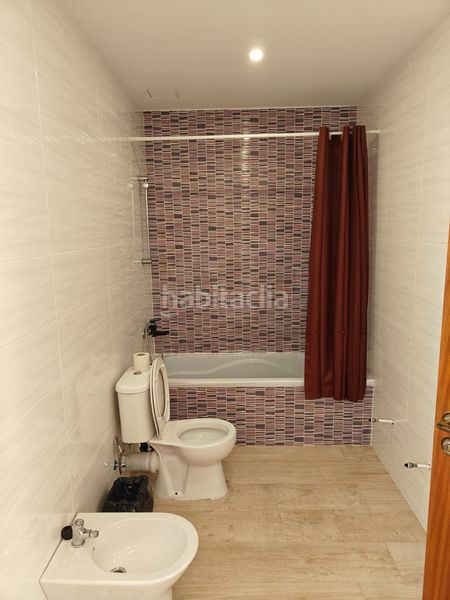 Foto 4f2b7893-7cf3-47cd-9760-26a4730698a0. Casa amb calefacció aparcament piscina a Centre Miami Platja