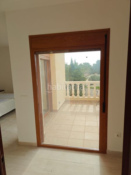 Foto 91a26cdf-d6e3-4034-aa7b-33c7b9957e65. Casa amb calefacció aparcament piscina a Centre Miami Platja