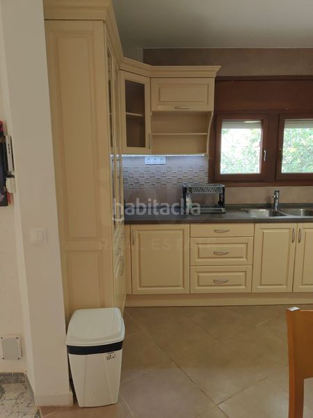 Foto f817cf8a-f515-4975-a45f-5c8fd816f7dd. Casa amb calefacció aparcament piscina a Centre Miami Platja
