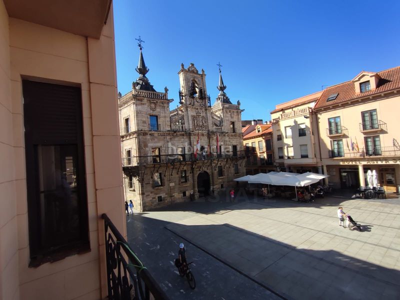 Foto 461c7507-096a-4714-ab6e-7ecf9f5bc4e1. Pis a plaza de españa 15 a Astorga