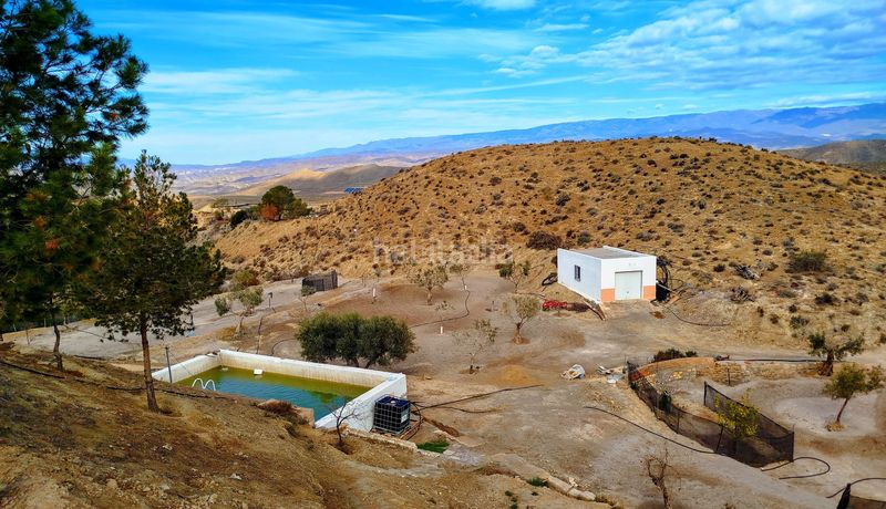 Foto b6f9f711-9fcc-41a6-97bd-2d92f8bc5b59. Casa amb piscina a Tabernas