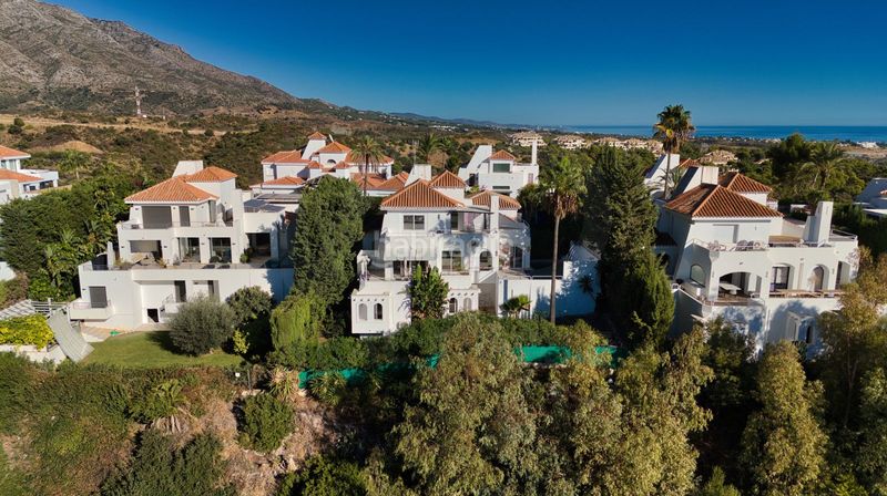 Foto 353fda04-6e4c-4033-906d-3596527d1137. Casa amb calefacció aparcament piscina a Los Naranjos Marbella