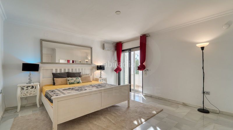 Foto 3ee25367-8cb6-4224-8577-b014e64b8e39. Casa amb calefacció aparcament piscina a Los Naranjos Marbella