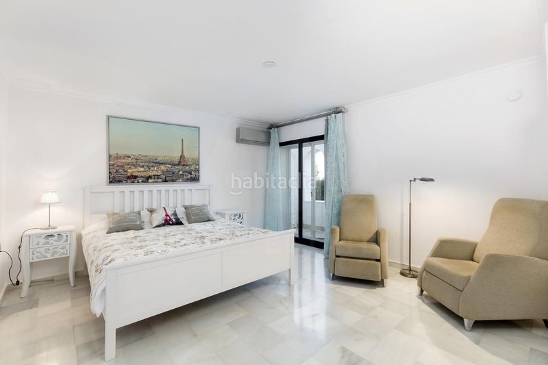 Foto c821787d-01bf-45c9-a05d-e10000d536f7. Casa amb calefacció aparcament piscina a Los Naranjos Marbella