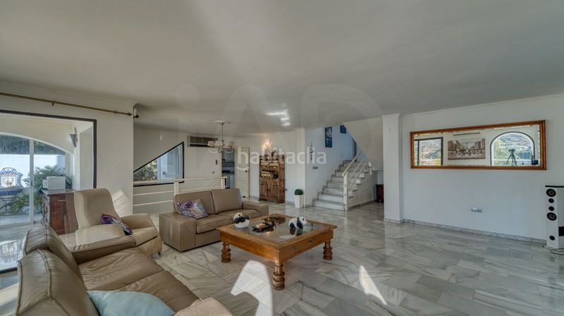 Foto df091d32-b105-459f-bdf7-cded3738df27. Casa amb calefacció aparcament piscina a Los Naranjos Marbella