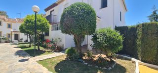 Casa aparellada a Nueva Atalaya