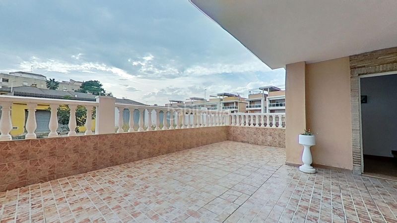 Foto 84f4dc7e-2659-48f3-88ab-92827281e5a4. Casa aparellada amb aparcament a Moncófar Playa Moncofa