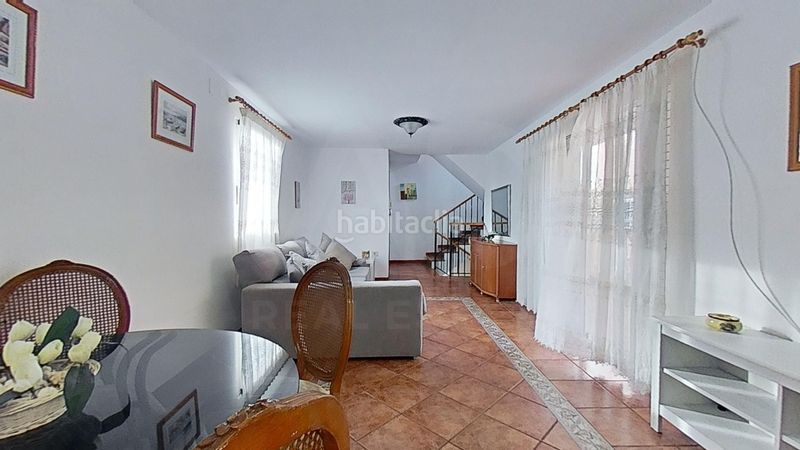 Foto e9dcfbf5-9cfa-40d9-9ef3-800998b4cf0c. Casa aparellada amb aparcament a Moncófar Playa Moncofa