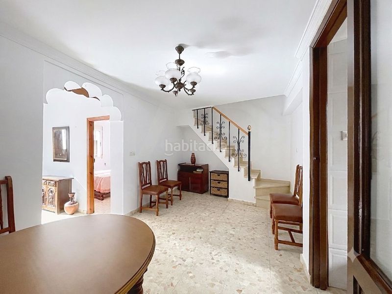 Foto bee24f8e-ba2f-4b55-b5e3-2f6bf0de66e2. Casa aparellada a Teba