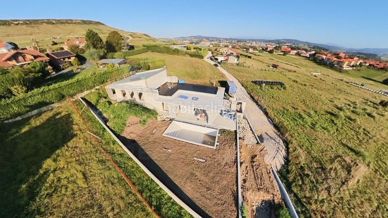 Foto 3ac27578-8f17-42e6-85b4-299ee184900e. Casa amb calefacció aparcament piscina a Suances