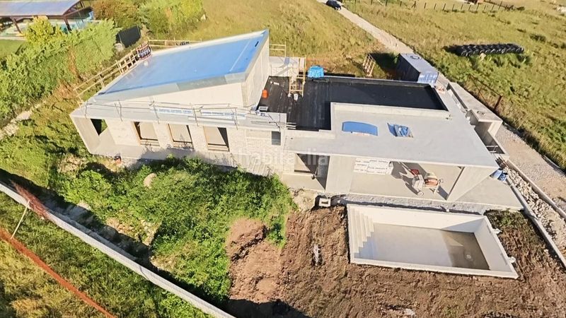 Foto a6764deb-5e7f-41e0-8381-d4834968ac15. Casa amb calefacció aparcament piscina a Suances
