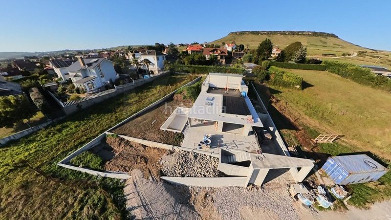 Foto d2dde31d-ab04-4e4c-8da1-e74c6ec6e6ec. Casa amb calefacció aparcament piscina a Suances