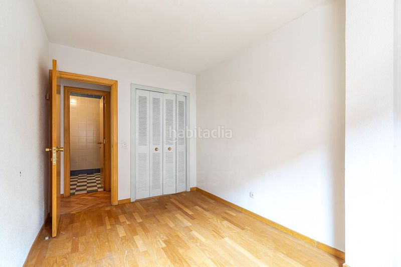 Foto edbd8a46-6795-4ac3-964d-f2d32c2cb5aa. Pis amb calefacció aparcament a Casco Antiguo Torrelodones