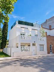 Casa aparellada a Ponent