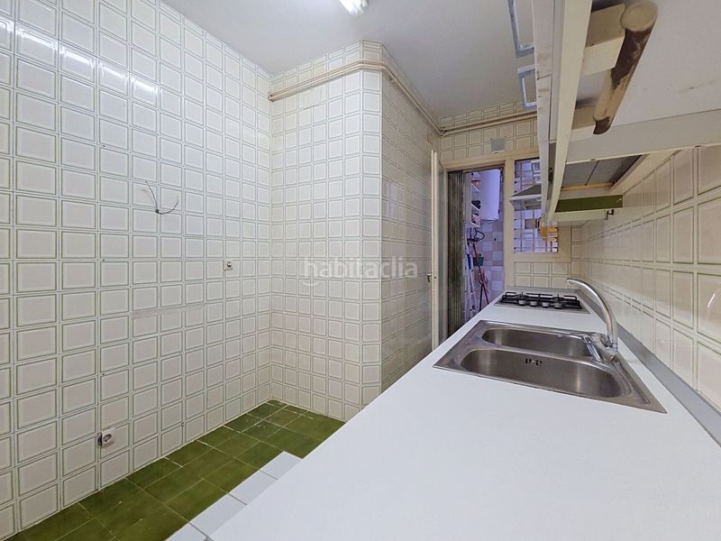 Foto 14e1b0b0-9094-4d88-8716-36f64023bf4e. Pis amb calefacció aparcament a Putget - Farró Barcelona