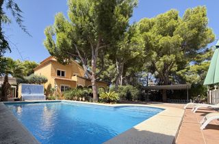 Chalet in Las Rotas / Les Rotes