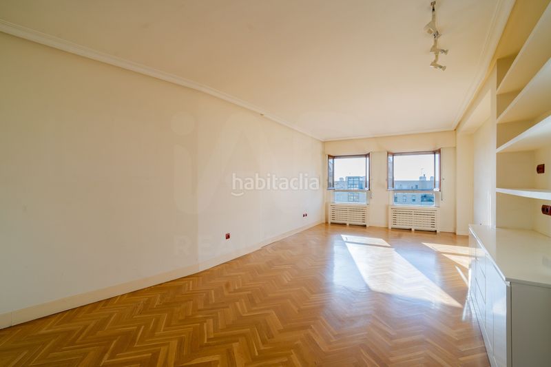 Foto 789e4340-8275-4022-9dbd-bbb62b8d1887. Àtic amb calefacció aparcament a Palacio Madrid
