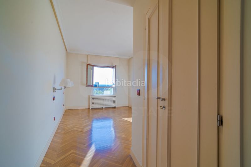 Foto ce139926-bf20-41a0-ad90-e1386d8a7198. Àtic amb calefacció aparcament a Palacio Madrid