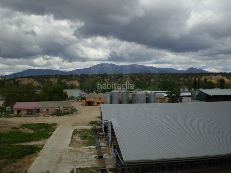 Foto 38cda081-7fcb-4640-8c47-22e51cffbf7d. Finca rústica a Lucillos