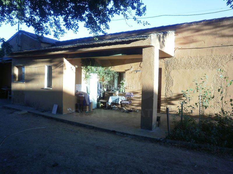 Foto c43e8cc9-ae73-4526-b146-c66df3c7f0ce. Finca rústica a Lucillos