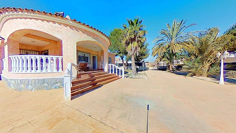 Foto 679c5ac6-9658-45d7-8415-6caeed87f4e9. Xalet amb aparcament piscina a Dolores