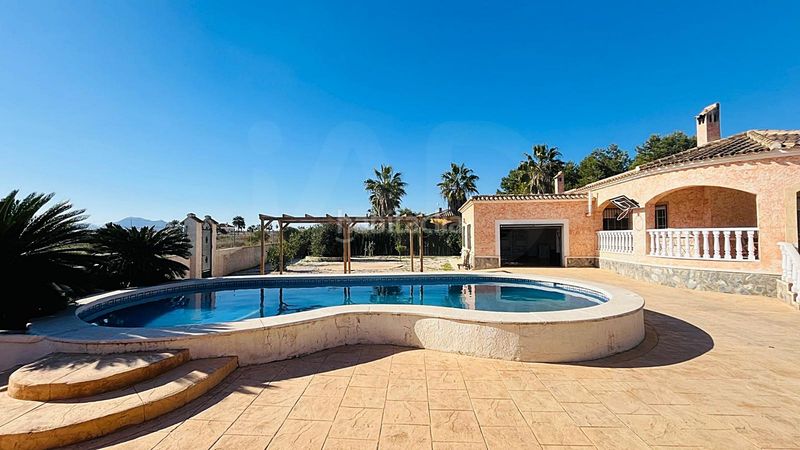 Foto 8ce0eb8e-f95e-4454-93e3-40fd97ac51d2. Xalet amb aparcament piscina a Dolores