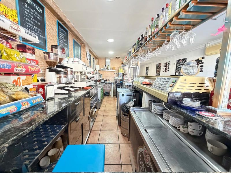 Foto 69bc988d-962d-44d2-8c59-ff740bfd17a8. Local comercial a Miramar