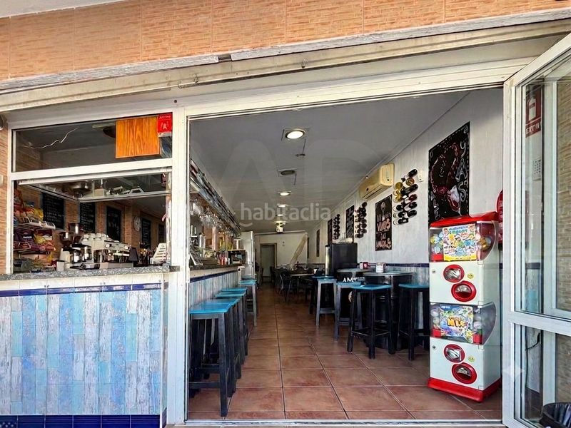 Foto b9fd84a4-eda9-4de4-8814-f9d70474b694. Local comercial a Miramar