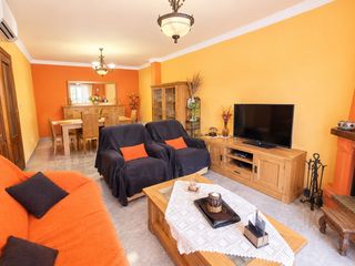 Casa aparellada a Los Molinos - Villa Blanca