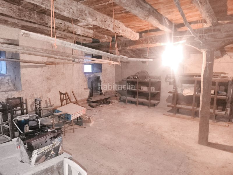 Foto ad9c0b57-05f1-4a95-ac43-97fe523ab76f. Masia amb aparcament a Villanubla
