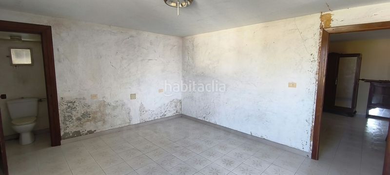 Foto a78ba653-398d-45a6-9cc7-cadce073d327. Casa aparellada a Neda