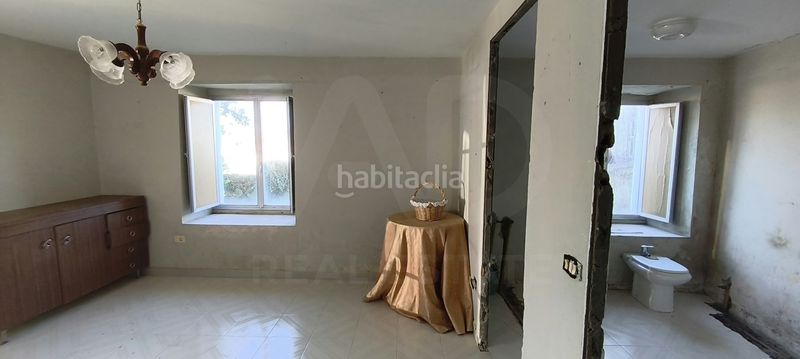 Foto e2b3ae1b-3329-4819-9040-ec8fea7ca683. Casa aparellada a Neda