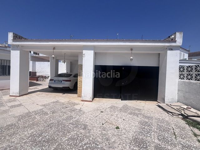 Foto 2e5d1b19-937a-4008-b4fe-e94e489b5f5f. Chalet mit pool in La Antilla