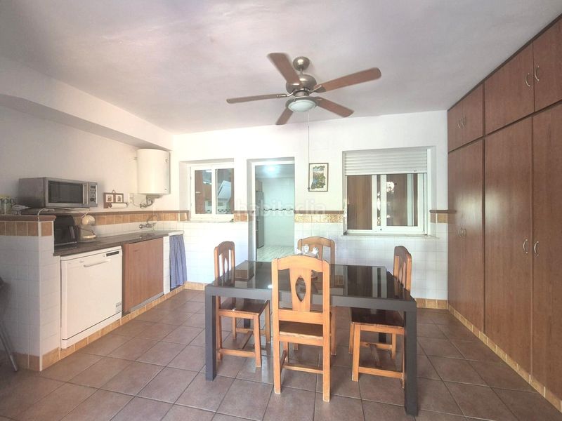 Foto 13dcdd61-fad3-4812-886e-bfee6bd5ffe7. Doppelhaus mit heizung parking in Pego