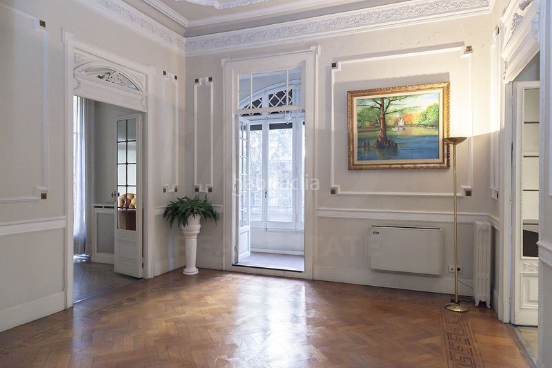 Flat with heating in Dreta de l´Eixample Barcelona