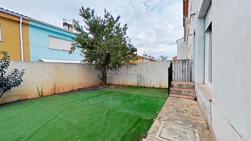 Foto 057ff3a8-0371-4b78-9479-0dce6723e2de. Casa aparellada amb calefacció aparcament a Costur