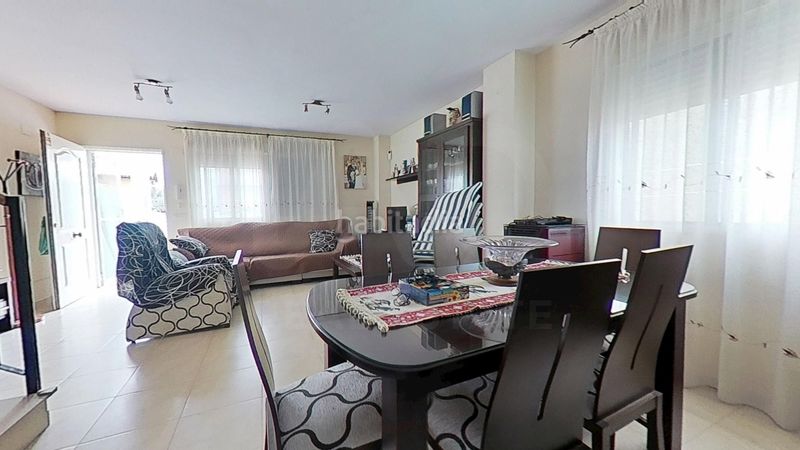 Foto 101a701a-b5fc-44bc-a1bb-74c6e5c8e318. Casa aparellada amb calefacció aparcament a Costur