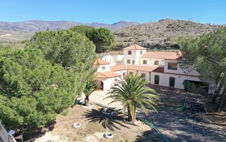 Masía en Tres Villas (Las)