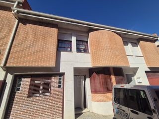 Doppelhaus in Villarino de los Aires