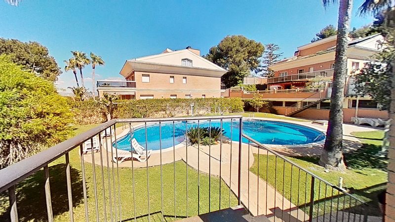 Foto 3445f1c7-02b6-4a8b-9114-ae1577e2b60a. Chalet in carrer de salvador dalí 15 in Covamar Salou
