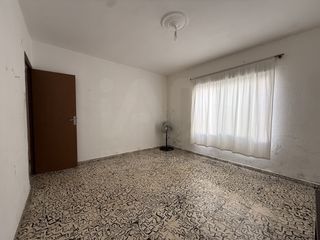 Flat in Llombai