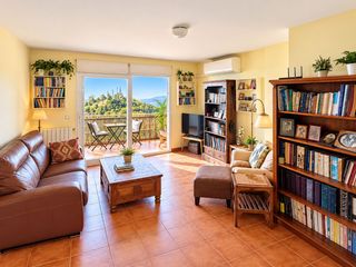 Duplex in Paseo cerrado de calderón